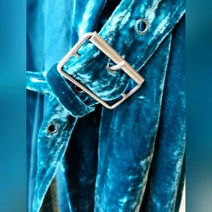 NWT Anthropologie  crushed velvet turquoise trench coat - medium.